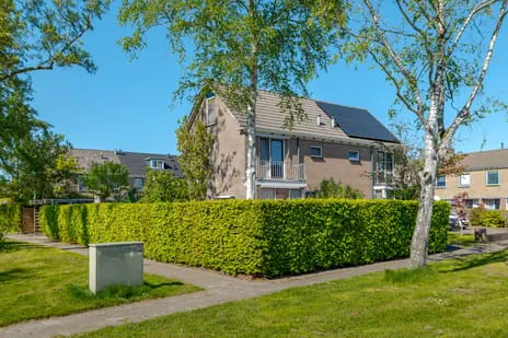 Twee-onder-één-kap te koop: Bakkerstraat 15, Roden Roden