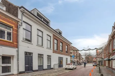 Tussenwoning te koop: Bakkerstraat 25, Binnenstad Roermond
