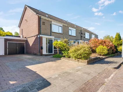 Tussenwoning te koop: Bakkerstraat 36, Roden Roden
