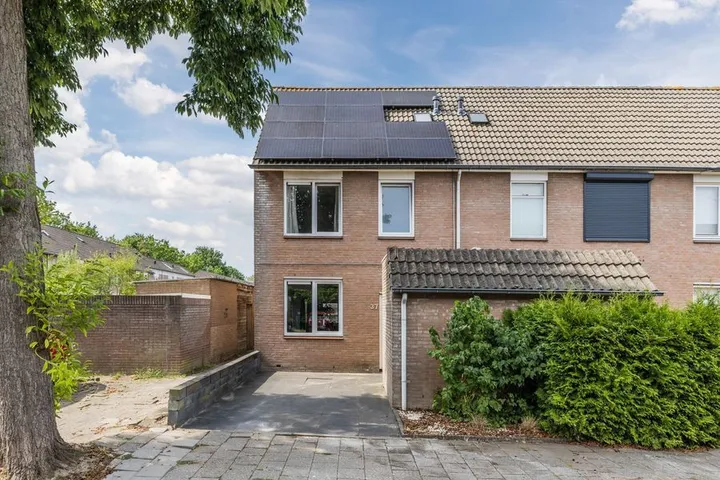 Hoekwoning te koop: Bakkumstraat 37, Gesworen Hoek Oost Tilburg