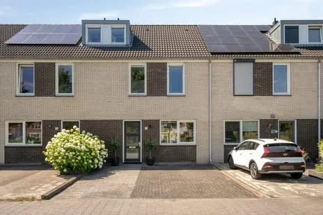 Terraced house for sale: Baksteen 13, De Gilden Dronten