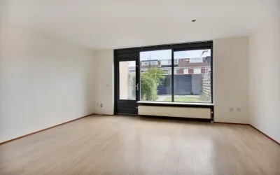 Tussenwoning te koop: Bali 22, Azië Purmerend