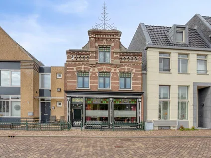 Twee-onder-één-kap te koop: Balthuskade 7, Lemmerweg-Oost Sneek