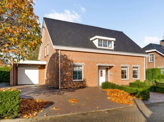 Vrijstaande woning te koop: Bandstraat 1, Born