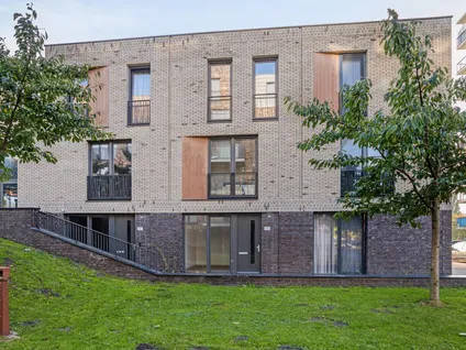 Tussenwoning te koop: Banneplein 150, Banne-Zuidoost Amsterdam