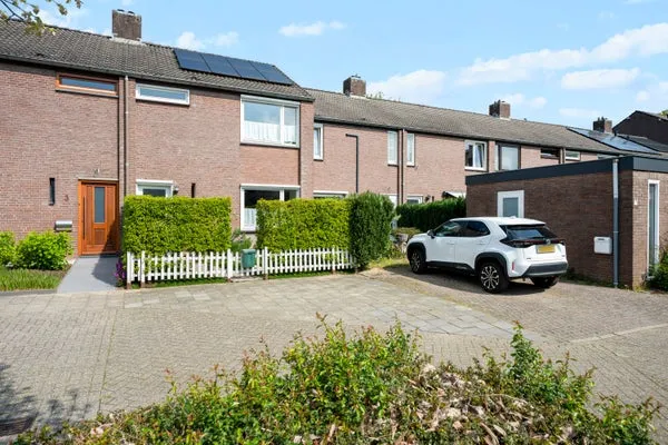Tussenwoning te koop: Banniersborg 5, De Heeg Maastricht