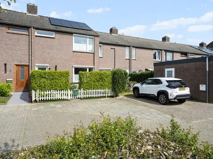 Tussenwoning te koop: Banniersborg 5, De Heeg Maastricht