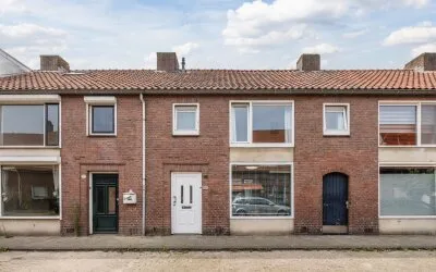 Terraced house for sale: Banningstraat 28, Schrijversbuurt Tilburg