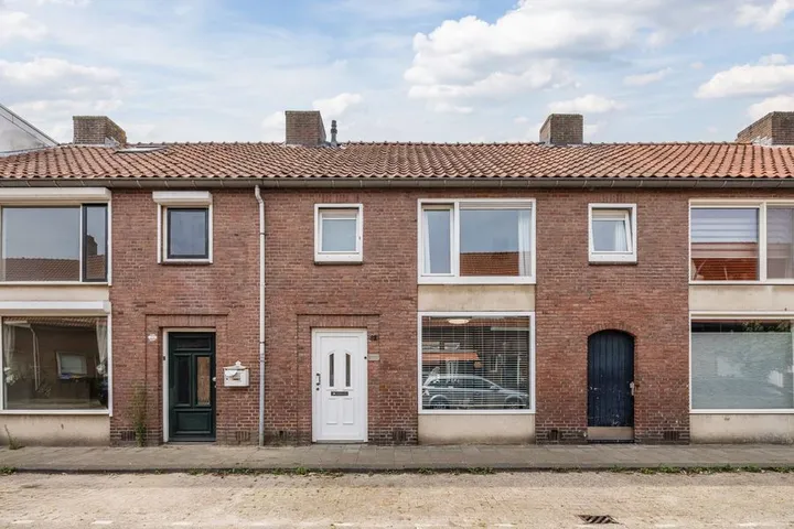 Tussenwoning te koop: Banningstraat 28, Schrijversbuurt Tilburg