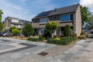 Twee-onder-één-kap te koop: Barbaradal 28, Valkenswaard
