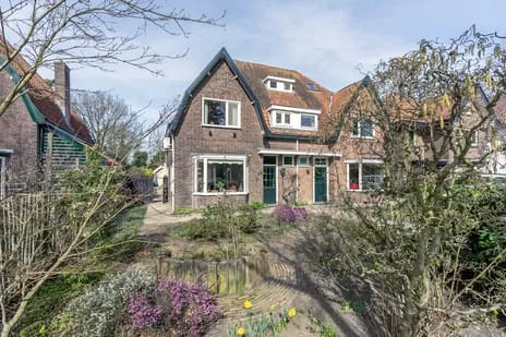 Twee-onder-één-kap te koop: Barchman Wuytierslaan 9, Staatsliedenbuurt-Oost Amersfoort