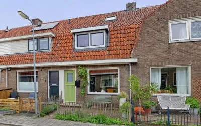 Tussenwoning te koop: Barend Schuurmanstraat 30, Koninginnebuurt Meppel