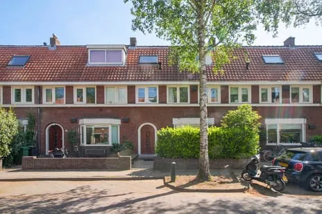 Tussenwoning te koop: Barend van Dorenweerdelaan 8, Randwijck West Amstelveen