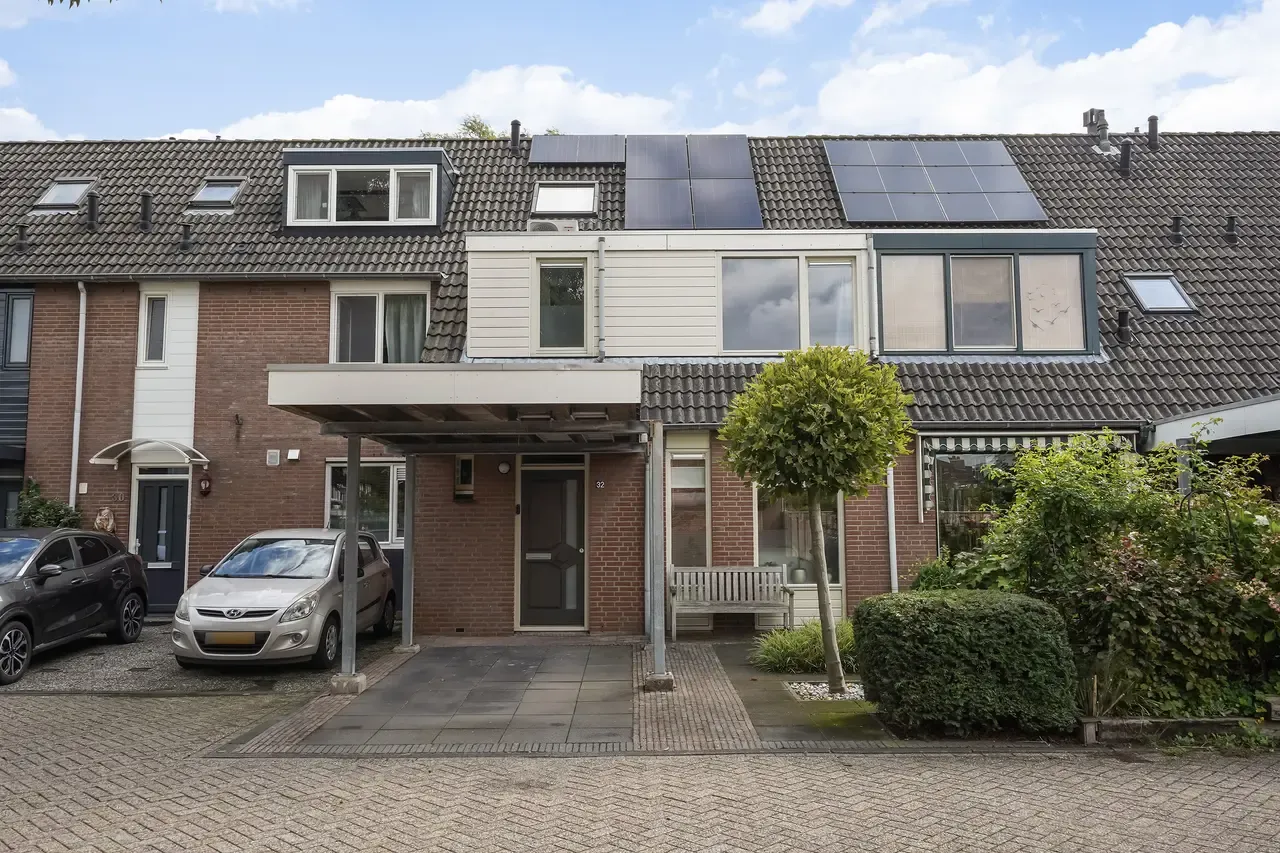 Tussenwoning te koop: Barentszrede 32, Zoetermeer