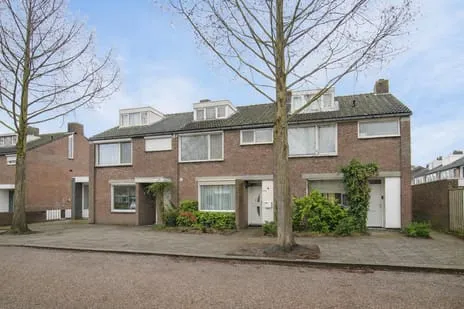 Tussenwoning te koop: Baristraat 4, Heesterakker Eindhoven
