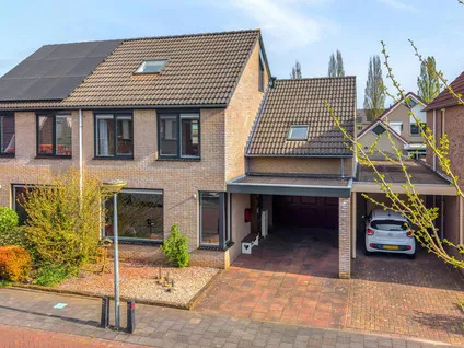 Tussenwoning te koop: Barmsijs 39, Veeneslagen Oost Rijssen