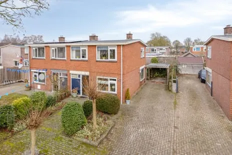 Twee-onder-één-kap te koop: Barnar 32, Barger-Oosterveld Emmen