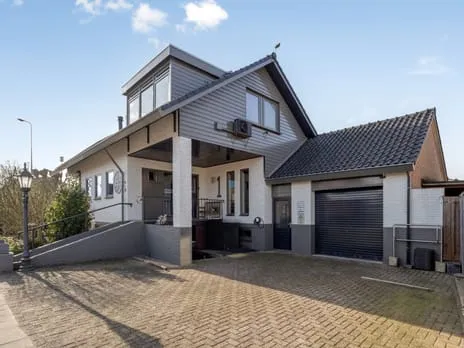 Vrijstaande woning te koop: Barneveldsestraat 1, Renswoude Renswoude