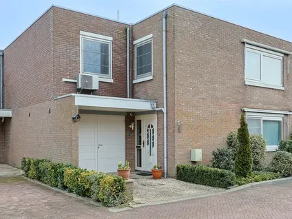 Tussenwoning te koop: Barnsteenstraat 31, Edelstenenbuurt Alphen Aan Den Rijn