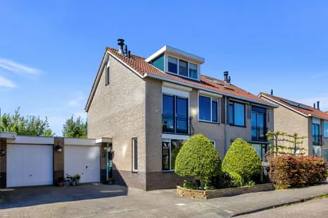Tussenwoning te koop: Baron van Leydenstraat 37, Salem Hellevoetsluis