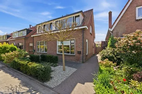 Twee-onder-één-kap te koop: Baron van Boetzelaerlaan 44, Dubbeldam-Noord Dordrecht