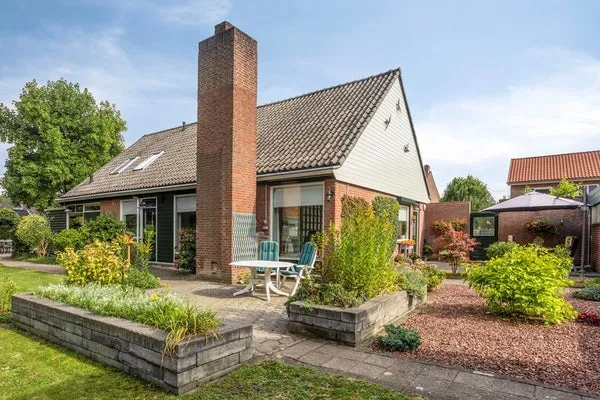 Appartement te koop: Baron van der Heijdenln 1B, Wichmond