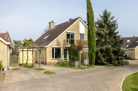 Twee-onder-één-kap te koop: Baron van Dieststraat 5, De Hoop - noord Doetinchem