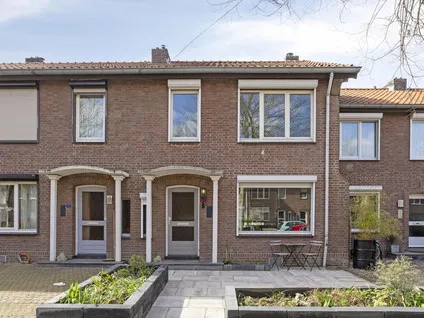 Tussenwoning te koop: Baron van Hövellstraat 46, Maastricht