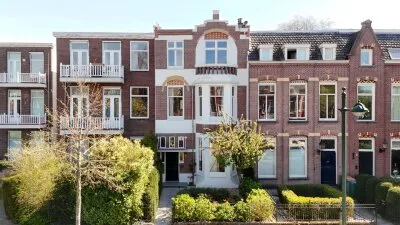 Tussenwoning te koop: Baronielaan 175, Breda