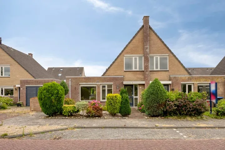 Hoekwoning te koop: Baronielaan 21, Emmeloord-de Erven Emmeloord
