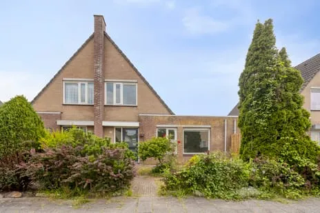 Tussenwoning te koop: Baronielaan 23, Emmeloord-de Erven Emmeloord