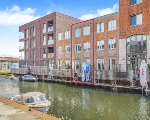 Terraced house for sale: Bart Koekstraat 26, De Kades Harderwijk