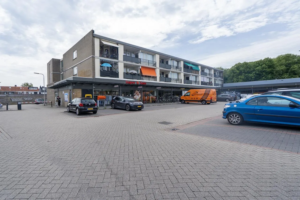 Appartement te koop: Bart van Peltplein 21, Tilburg