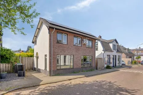 Detached house for sale: Bartelsweg 47, Brinkhorst Apeldoorn