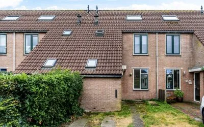 Tussenwoning te koop: Barten 27, Nijehaske Heerenveen