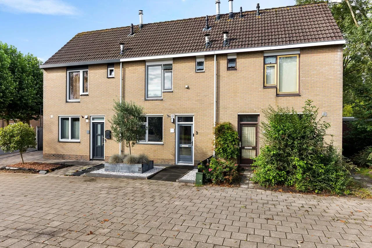 Tussenwoning te koop: Barten 3, Heerenveen