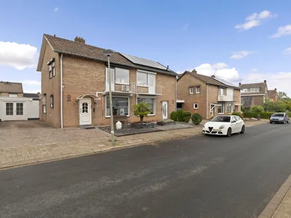 Corner house for sale: Bartholemeusstraat 8, Born Born