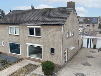 Twee-onder-één-kap te koop: Bartholomeo Diazstraat 9, Passart Heerlen