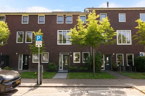 Tussenwoning te koop: Bartholomeuslaan 10, De Venen Centrum Nootdorp