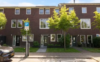 Tussenwoning te koop: Bartholomeuslaan 10, De Venen Centrum Nootdorp