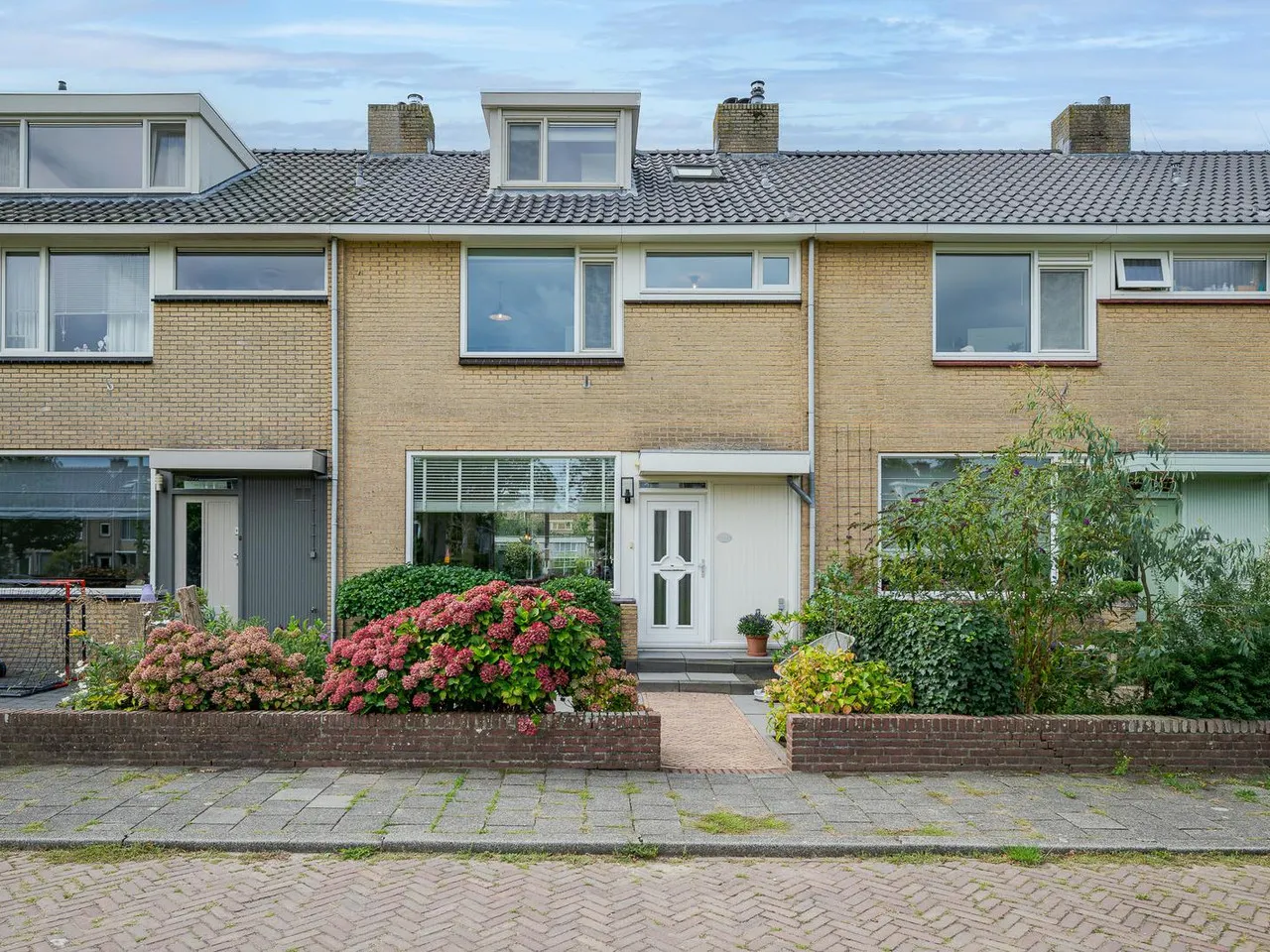 Tussenwoning te koop: Bartóklaan 34, Voorschoten