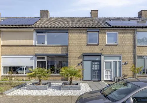 Tussenwoning te koop: Bartókstraat 72, de Helster Elst