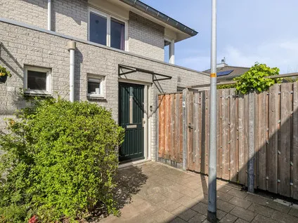 Tussenwoning te koop: Bartokweg 6, Muziekwijk Z.-West Almere