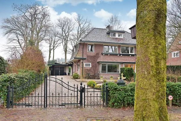 Twee-onder-één-kap te koop: Bartolottilaan 51, Soest