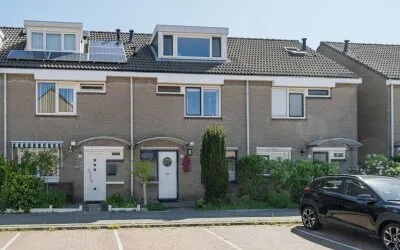Terraced house for sale: Basrastraat 12, Oosterflank Rotterdam