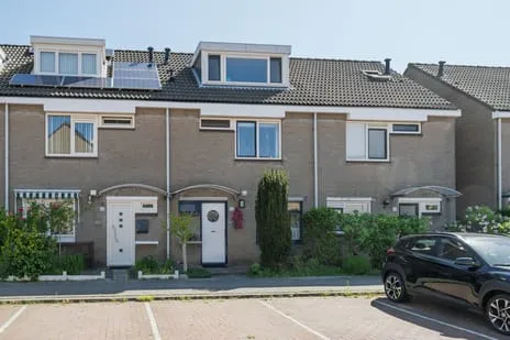 Tussenwoning te koop: Basrastraat 12, Oosterflank Rotterdam