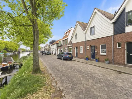 Tussenwoning te koop: Bassingracht 48, Den Helder
