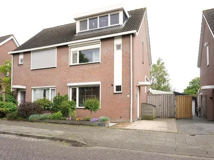 Twee-onder-één-kap te koop: Bastiaansblok 42, Noordgeest Bergen Op Zoom