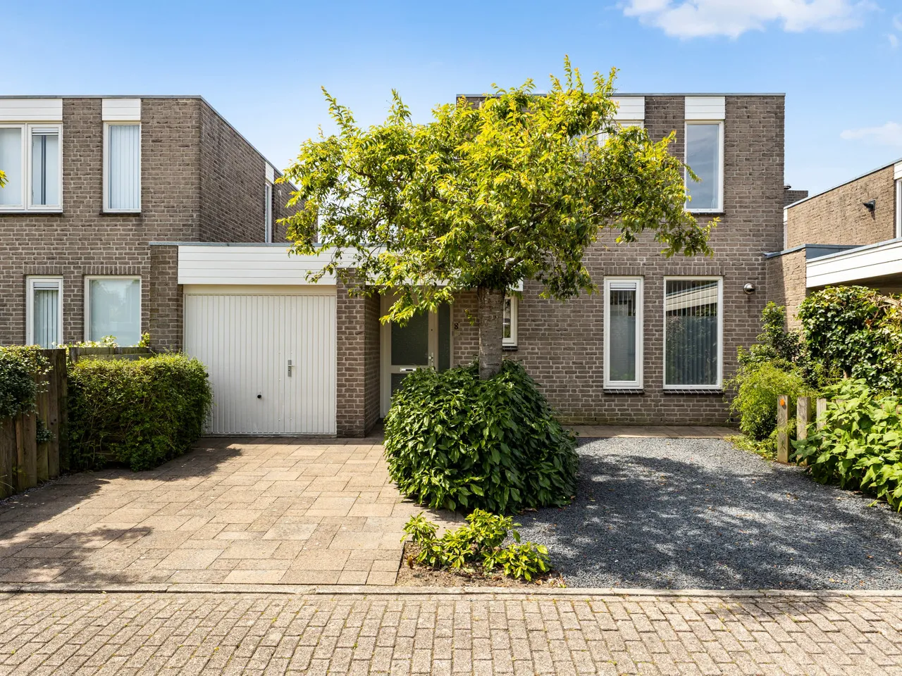 Tussenwoning te koop: Bastion Maurits 8, Woerden