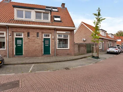 Twee-onder-één-kap te koop: Bataviastraat 10, Hogeland-Noord Enschede